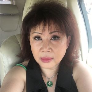 Meet your Posher, Claudia